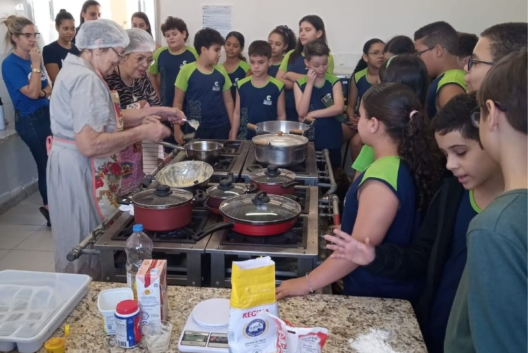 Leia mais sobre o artigo Aula de Arte com a vovó Maria Berti Caetano